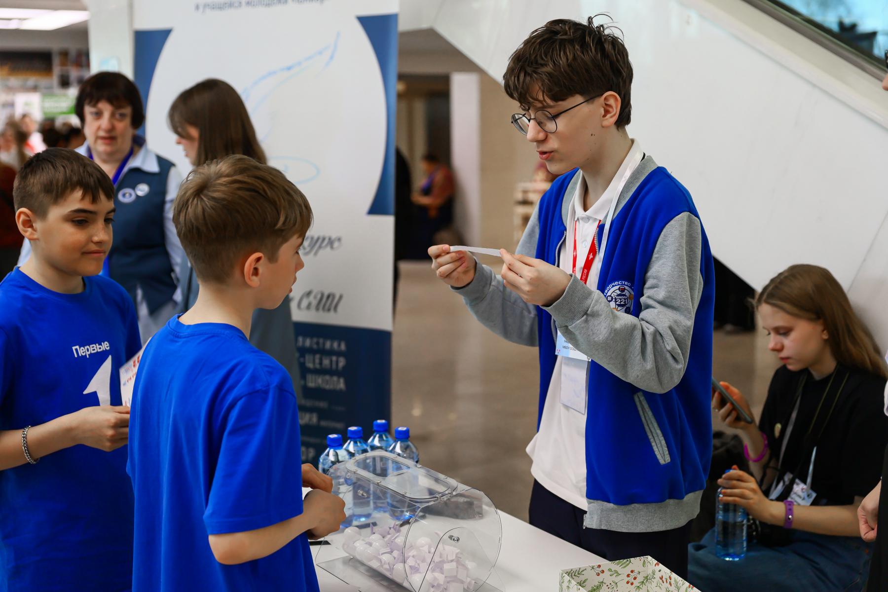 Фото Соловьёв, Савочкин, Никишева: звездные гости собрали на форуме в Новосибирске свыше тысячи человек – 100 ярких кадров 45